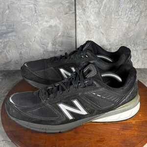 New Balance 990v5 Men’s Size 13 Black Athletic Shoes